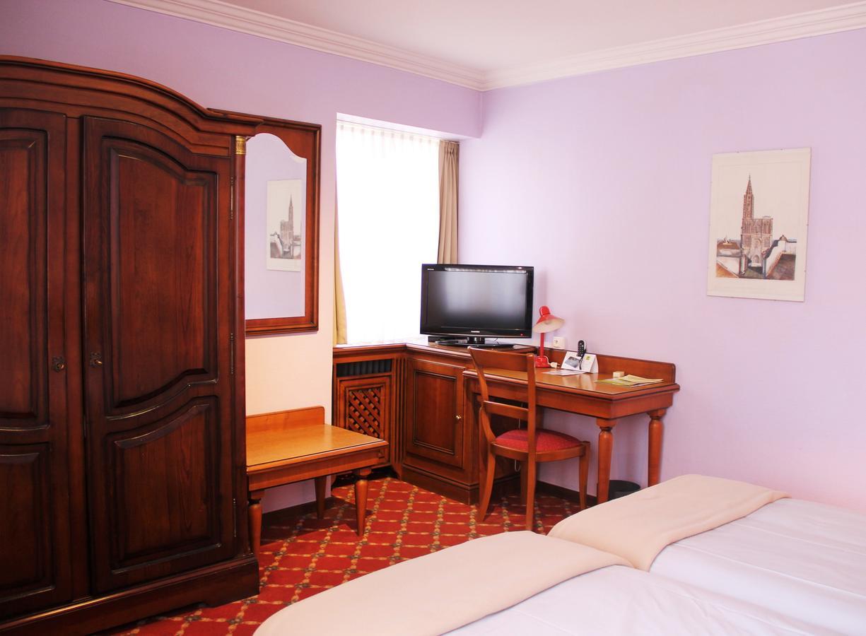 Hostellerie Au Cygne Wissembourg Exterior photo